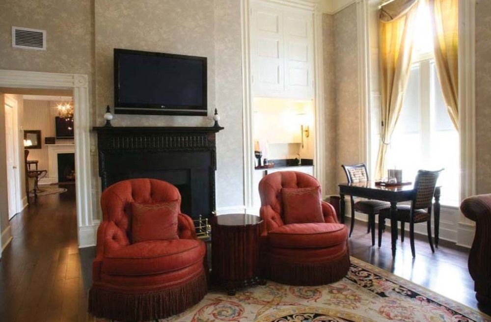 The Martha Washington Inn And Spa 애빙던 외부 사진