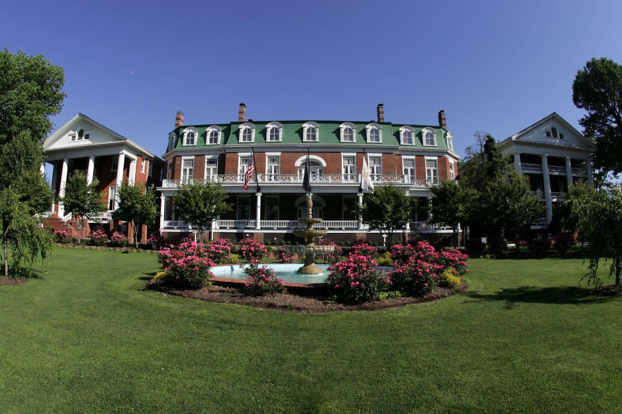 The Martha Washington Inn And Spa 애빙던 외부 사진