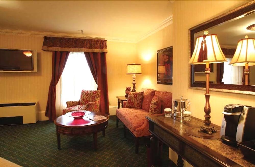 The Martha Washington Inn And Spa 애빙던 외부 사진