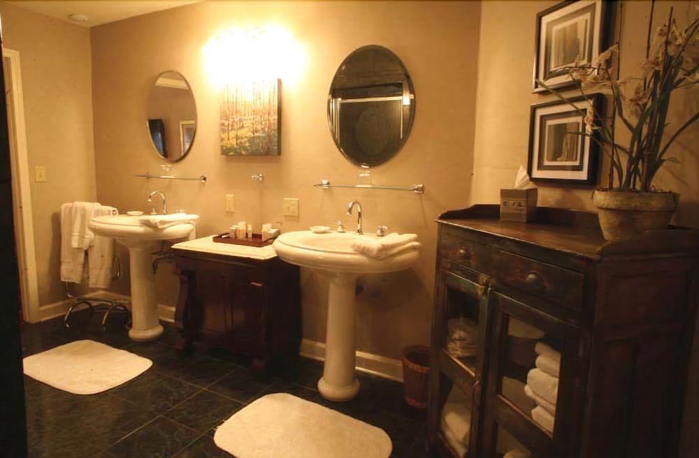 The Martha Washington Inn And Spa 애빙던 외부 사진