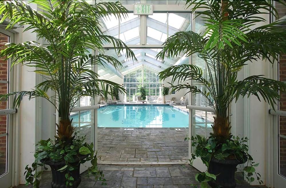The Martha Washington Inn And Spa 애빙던 외부 사진
