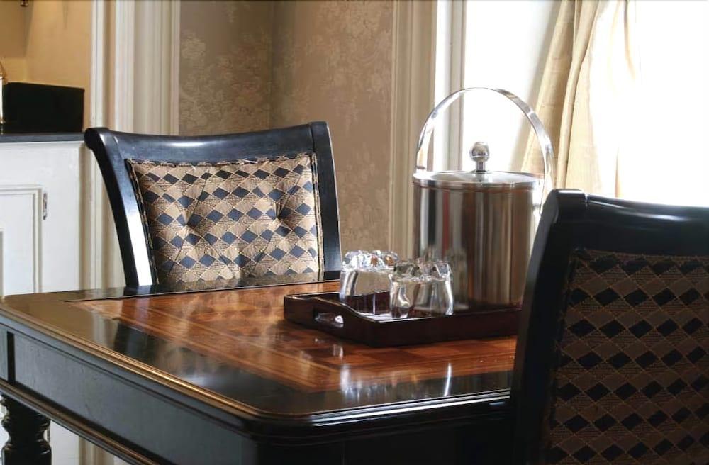 The Martha Washington Inn And Spa 애빙던 외부 사진